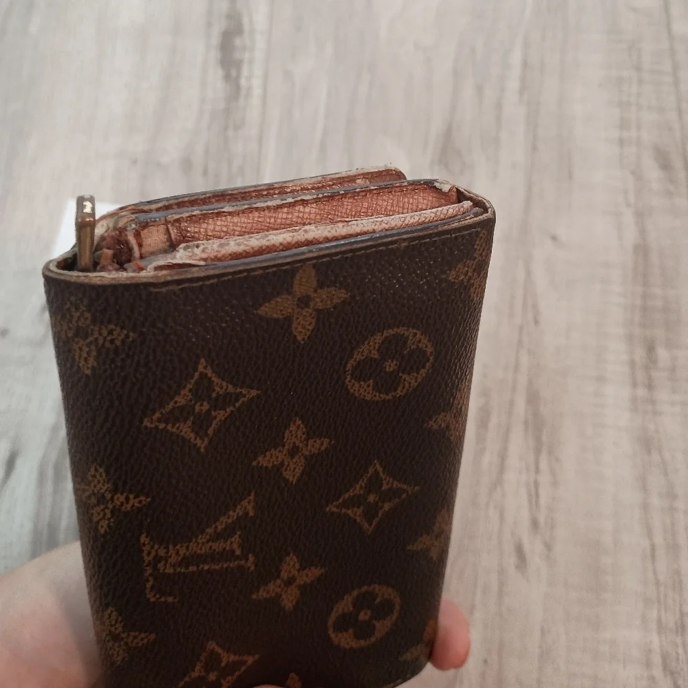 Louis Vuitton Monogram Tresor Wallet